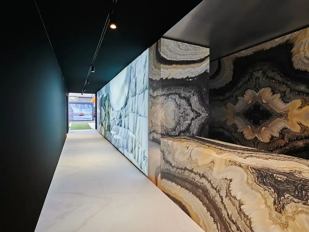 Antolini® a Marmomac 2025: due spazi, un’unica identità tra arte, materia e visione