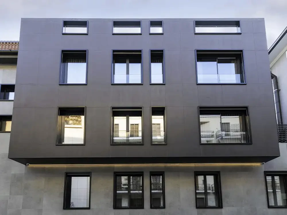 Cosentino_Superfici-Dekton_Facciata_PrivateHouse_Milano_Dekton Kreta e Dekton Keranium.jpg.webp