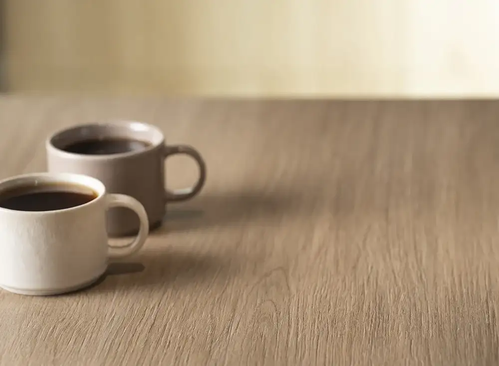 Dekton® Amazonik di Cosentino: superfici effetto legno ultracompatte per pavimenti, rivestimenti e piani cucina