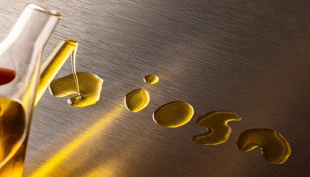 Dettaglio superficie HPL metallo Abet Laminati collezione Metalli.webp