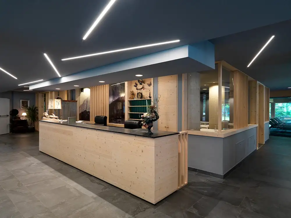 Hotel Fedora Campitello di Fassa pavimenti in gres porcellanato Casalgrande Padana.webp