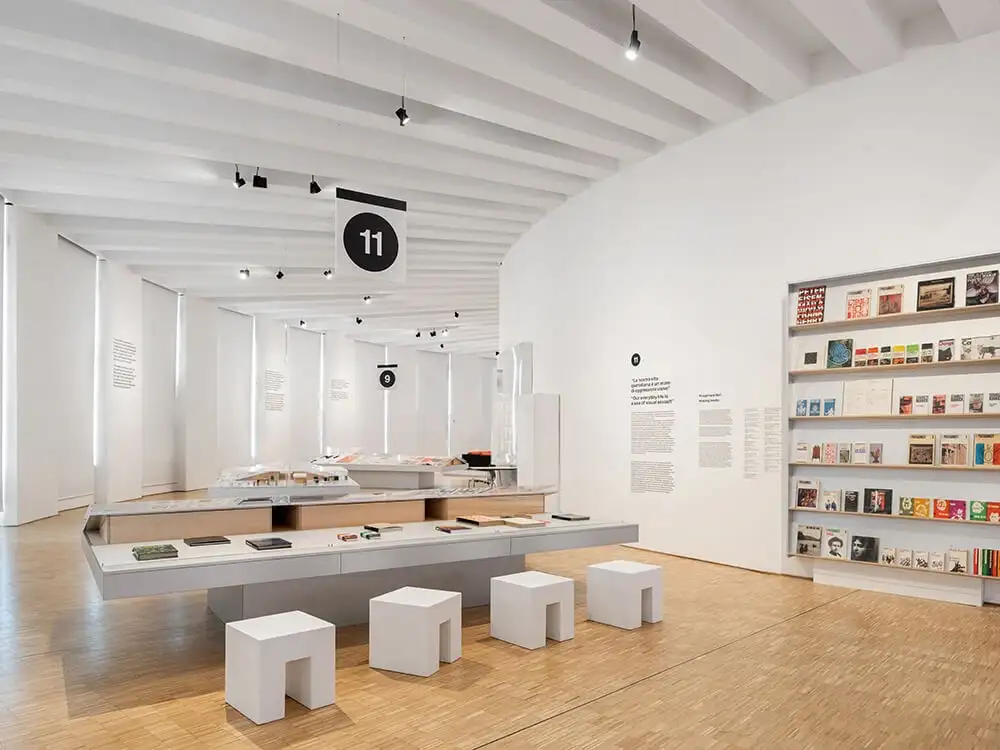 Abet Laminati Triennale Milano: superfici metalliche e laminati HPL per architettura e design espositivo