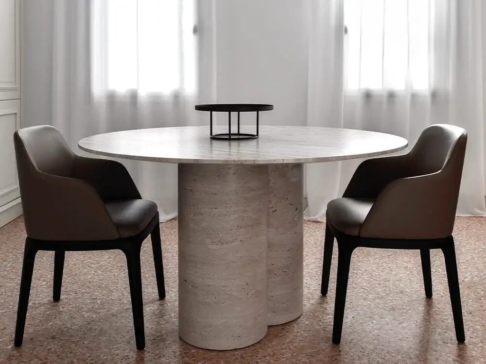Travertino Classico lavorato da Marmo Arredo: superfici in pietra naturale per architettura e interior design di alta gamma