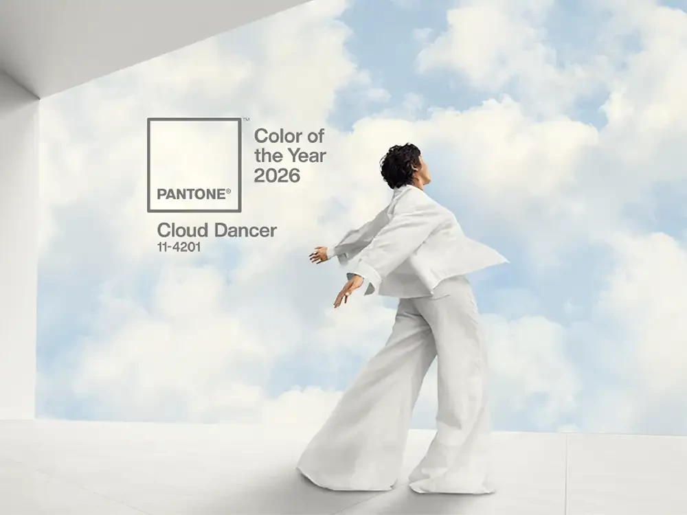 Pantone 11-4201 Cloud Dancer: il colore strutturale 2026 per superfici, rivestimenti e materiali tecnici