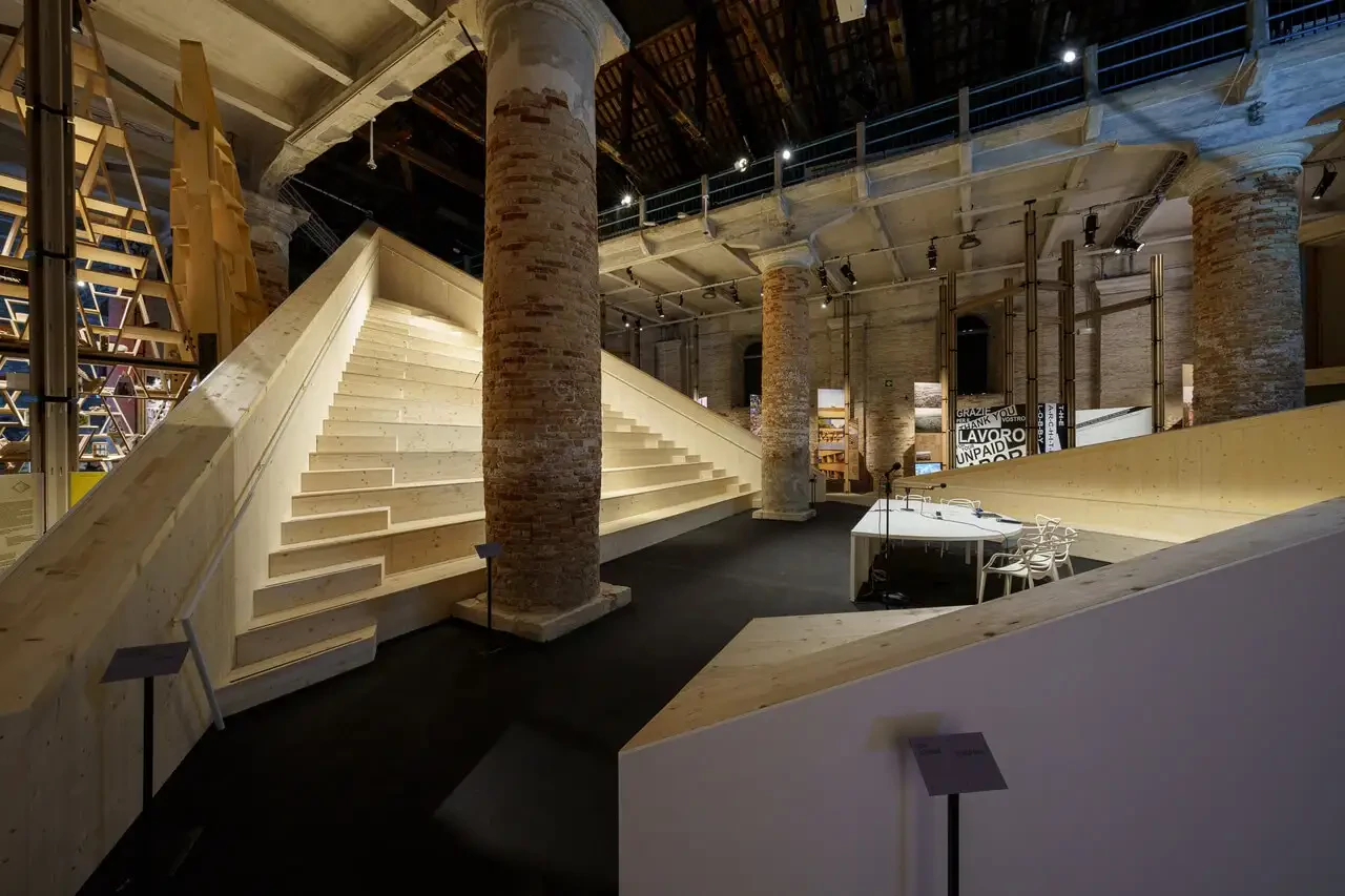 Speakers corner-gruppo saviola sponsor alla Biennale Architettura 2025.webp