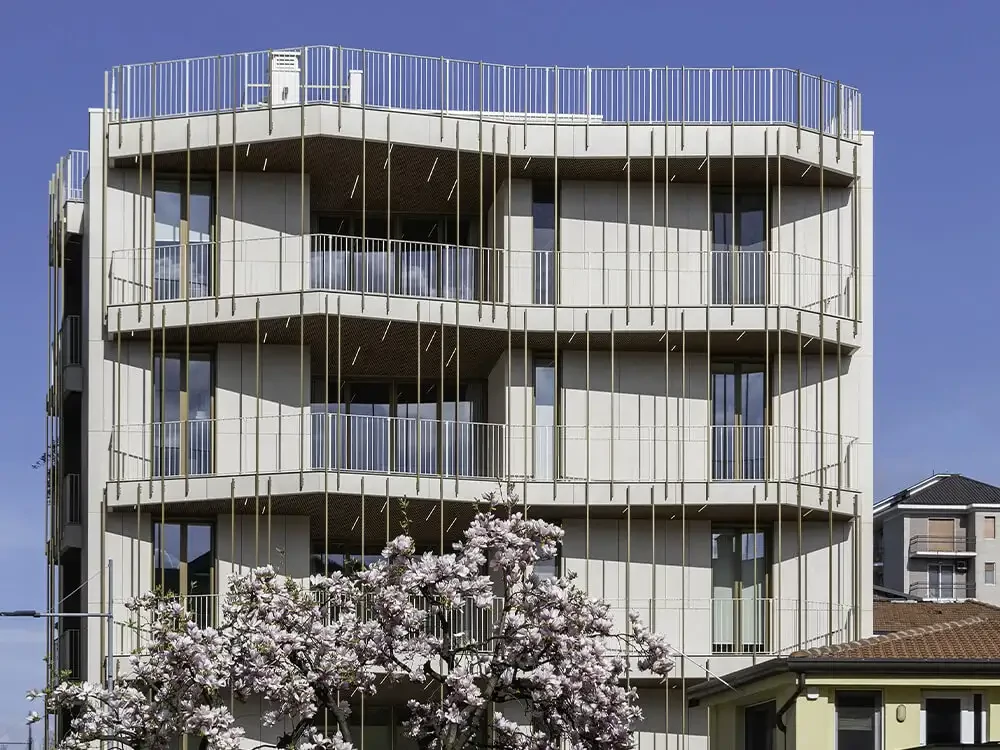 Dekton per facciate ventilate: il case study Cosentino tra efficienza produttiva e valore architettonico